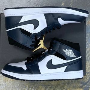 Nike Air Jordan 1 Mid Armory Navy 554724-411 10.5 Retro Blue White